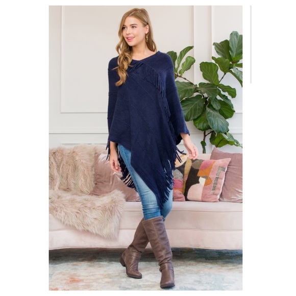 ❤️2 for $40❤️navy soft fringe poncho - Picture 3 of 8